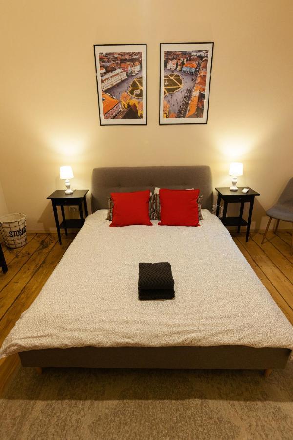 Chic Apartment In Historical City Center Timişoara Eksteriør billede