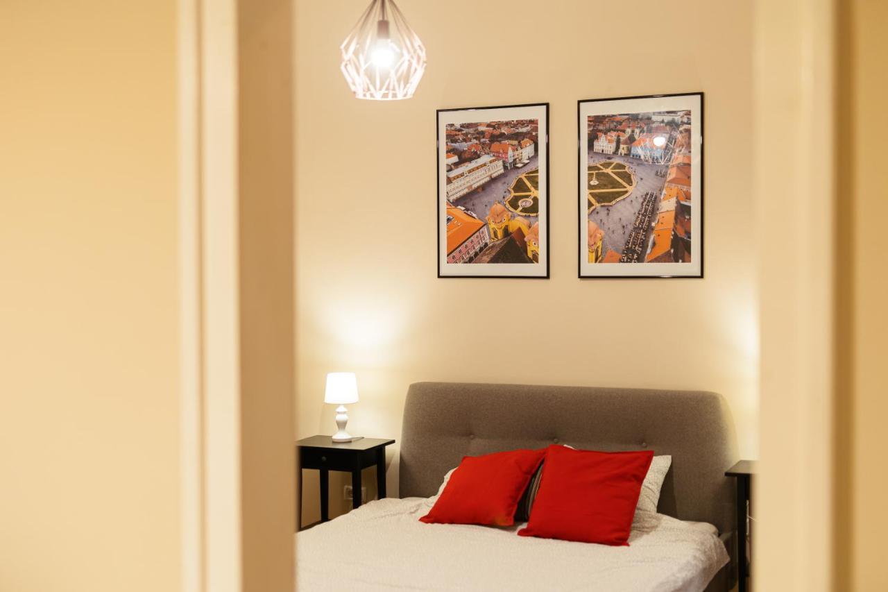 Chic Apartment In Historical City Center Timişoara Eksteriør billede