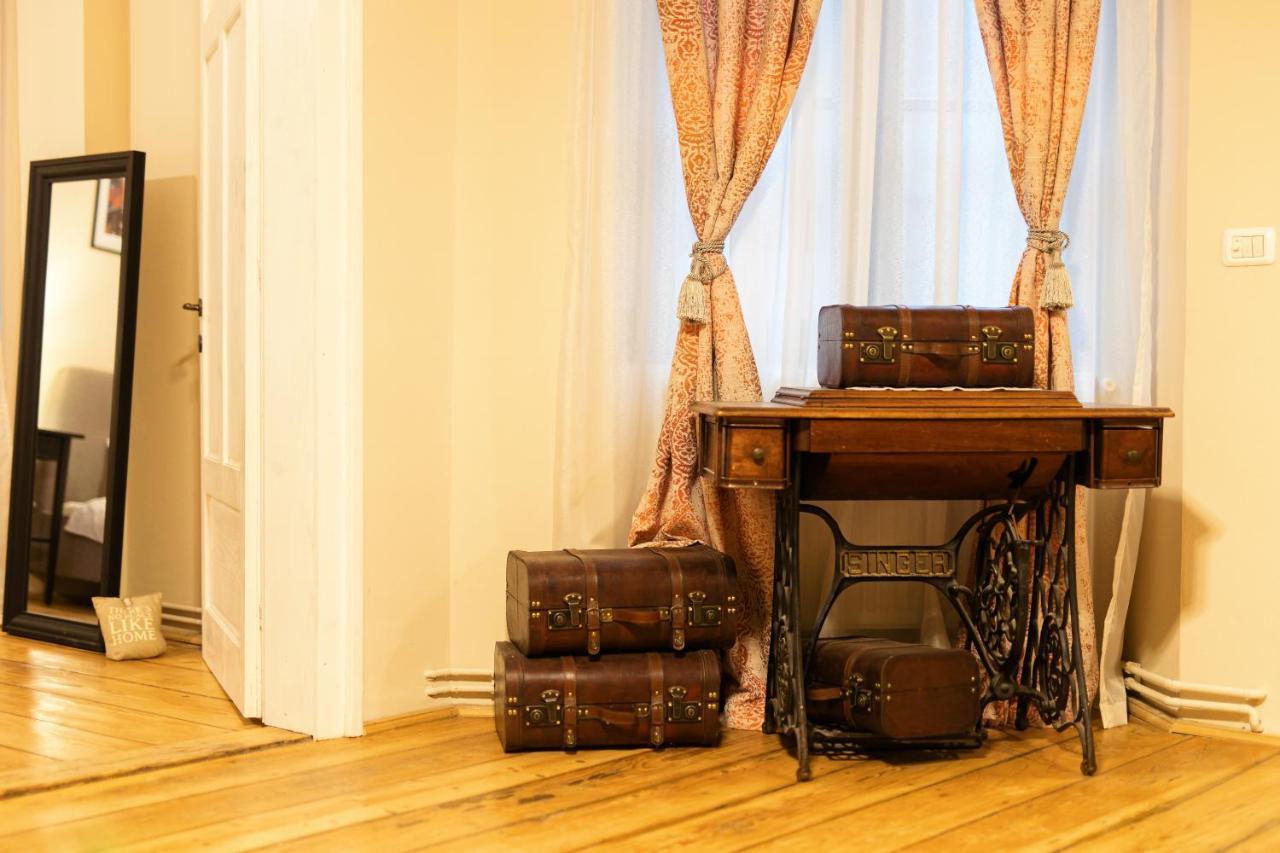 Chic Apartment In Historical City Center Timişoara Eksteriør billede