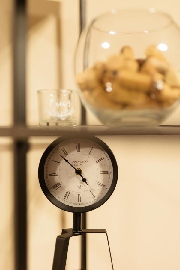 Chic Apartment In Historical City Center Timişoara Eksteriør billede