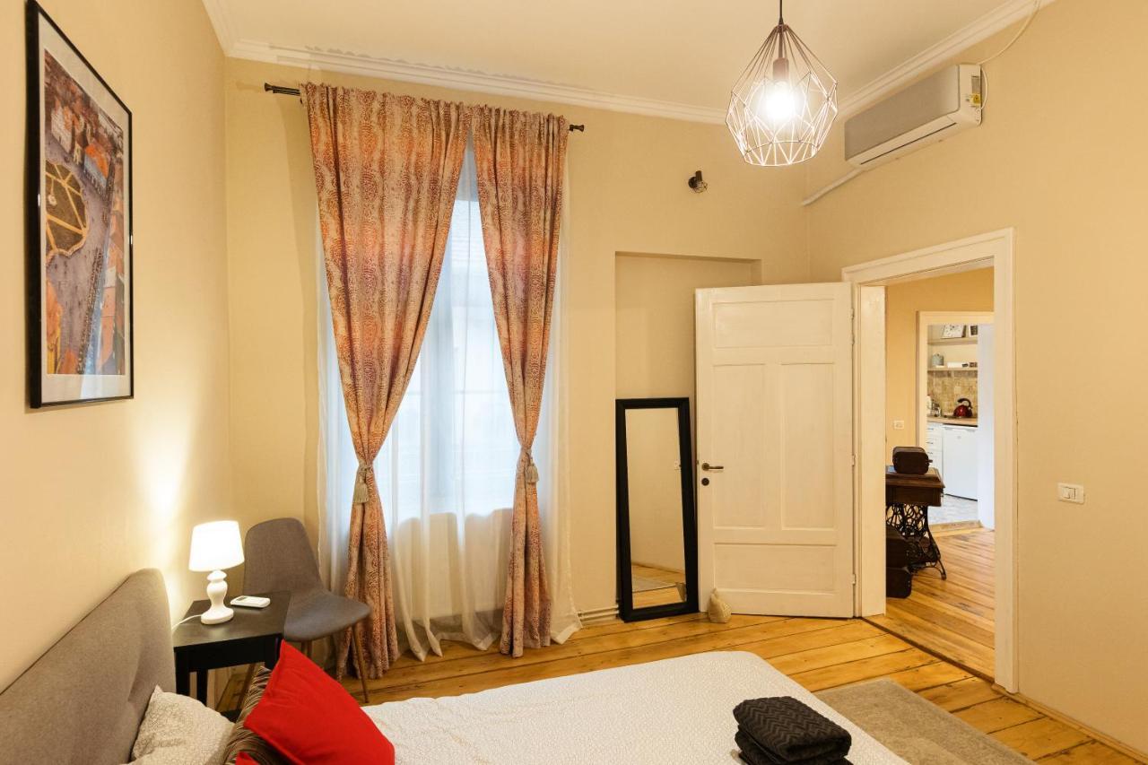 Chic Apartment In Historical City Center Timişoara Eksteriør billede
