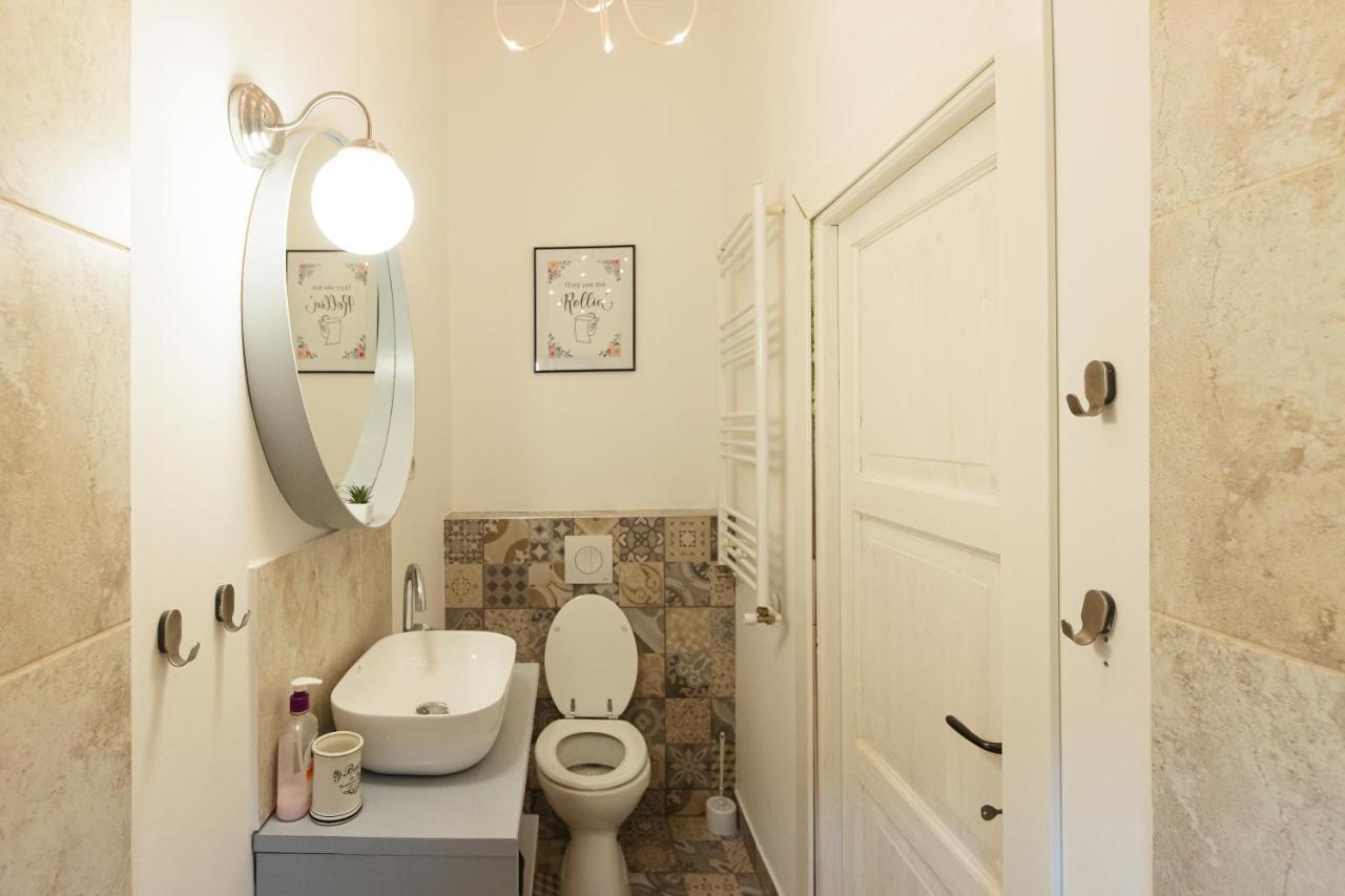 Chic Apartment In Historical City Center Timişoara Eksteriør billede